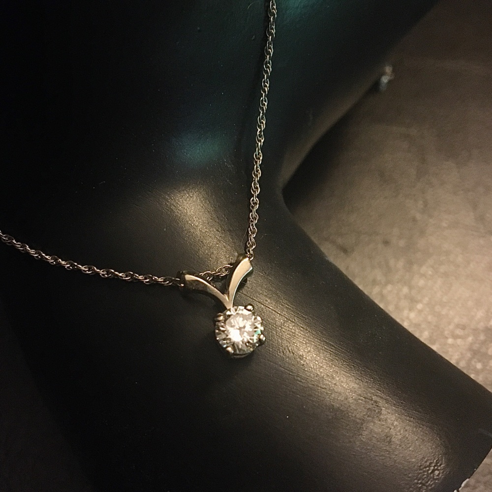 1 carat inherited diamond necklace